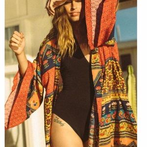 Novella royale hitchhiker kimono in heritage red